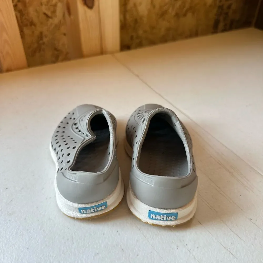 Native Kids Water Shoes in Gray